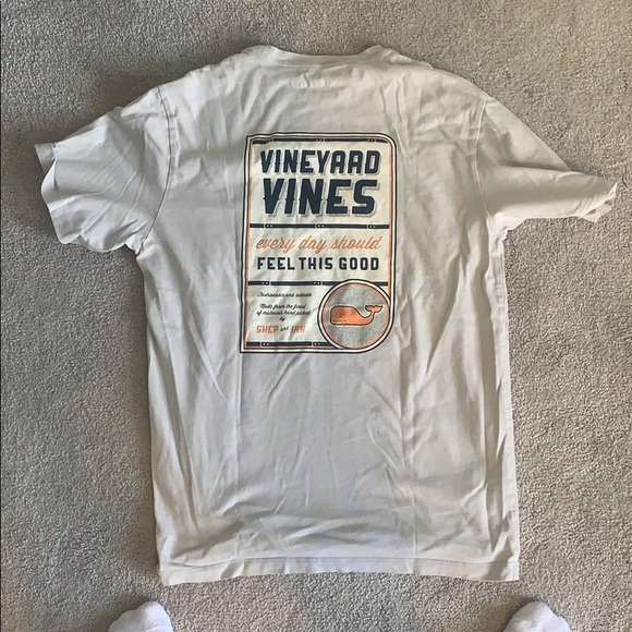 Vineyard Vines T-Shirt - Picture 2 of 2